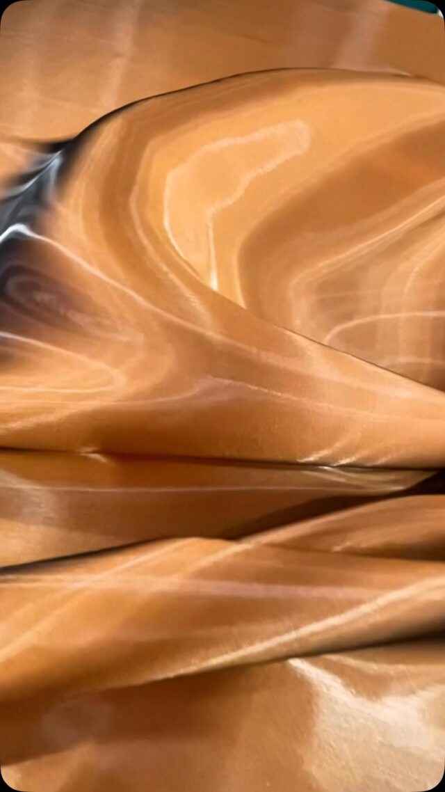Liquid Fabric #fabric #dress #fustana #fabrics 

New arrivals