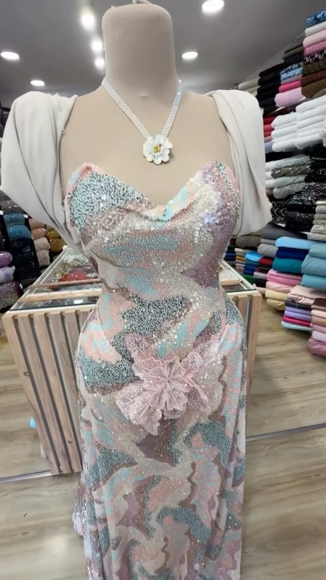 Fillon si ide, shndërrohet në stil 💫
#fashionfabric #fabriclove #dressinspiration #luxuryfabric #styleinspo